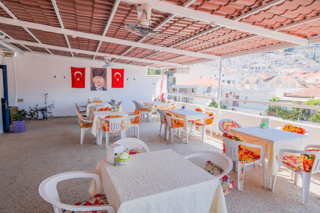 Saray Pansiyon Kaş Esterno foto